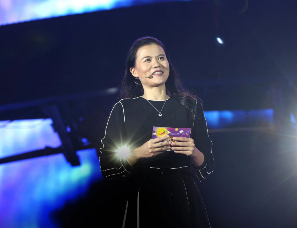 Alibaba Co-founder Lucy Peng Steps Down from Ant Financial - Pandaily
