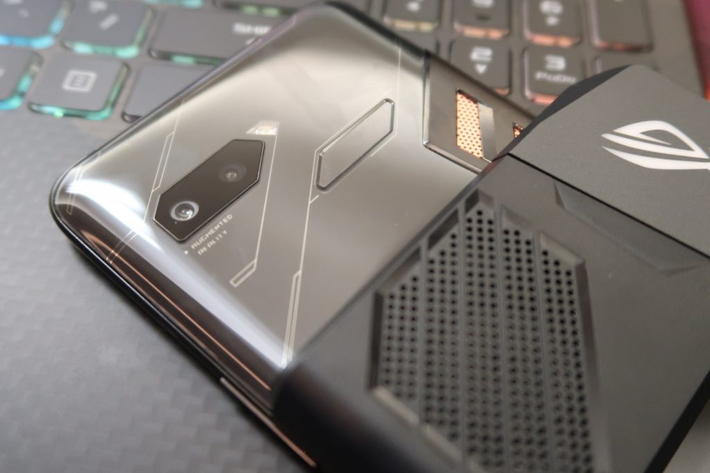 ASUS ROG's 1st Gaming Phone: 512GB & World’s Fastest Snapdragon 845