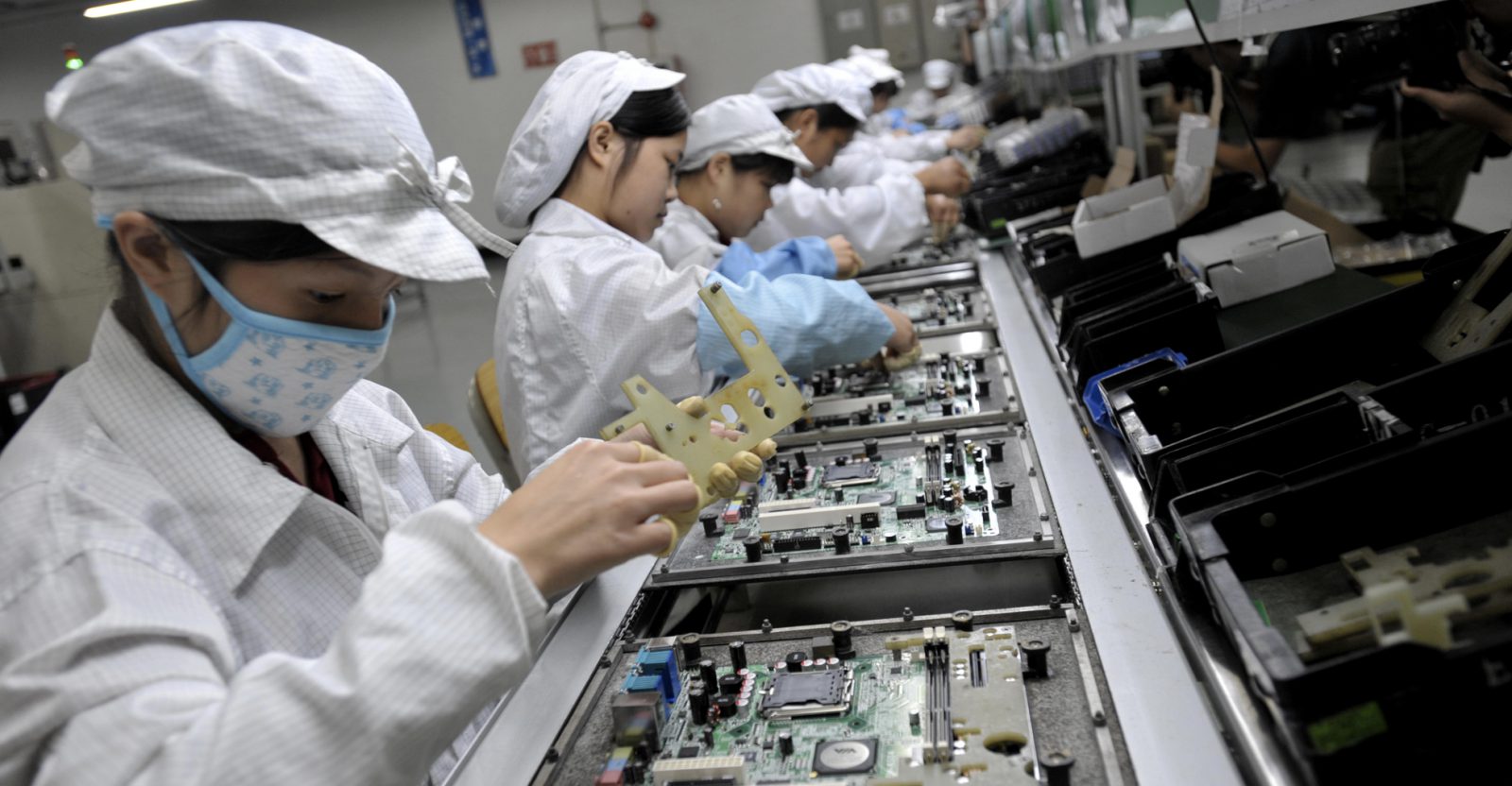 Apple, Foxconn infringe China Labor Law at iPhone plant in Zhengzhou Apple, Foxconn infringe China Labor Law at iPhone plant in Zhengzhou