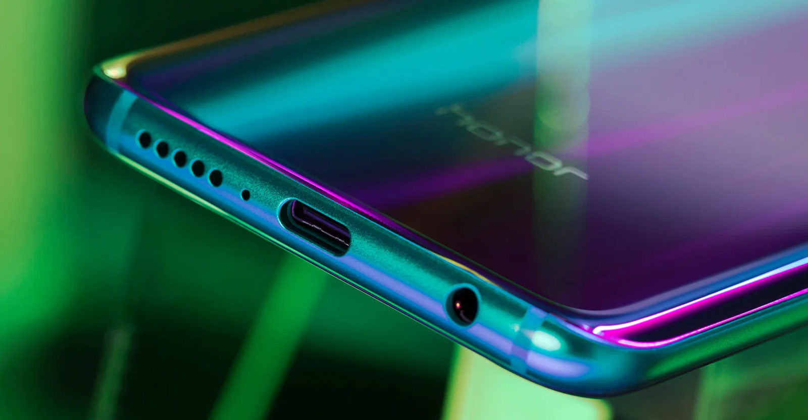 Huawei to Sell Out its Honor Phone Business amid US sanctions