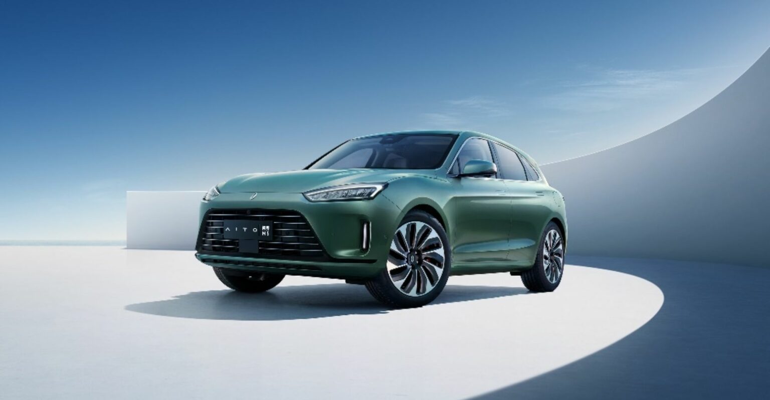 Huawei Launches AITO M5, First SUV to Feature HarmonyOS Smart Cockpit